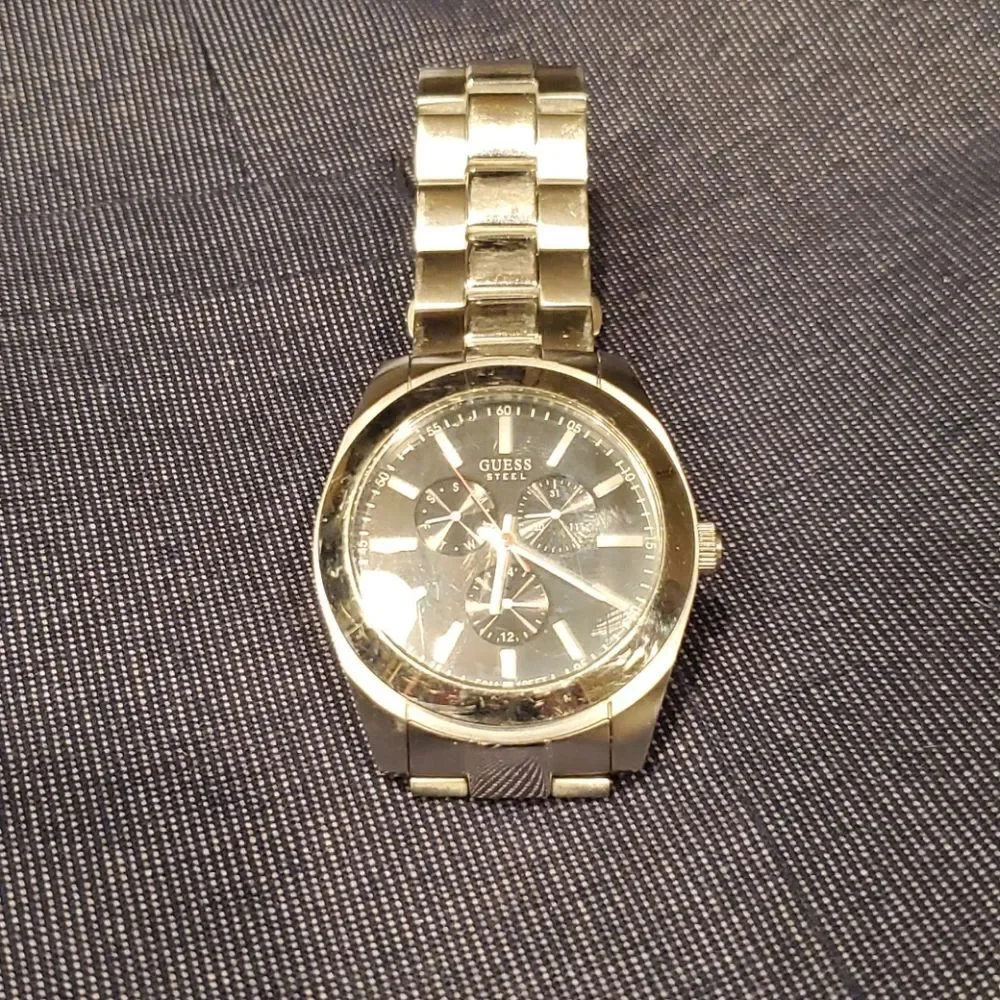 Vintage Guess Steel Multifunction Silver-Tone Mens Watch - Black Dial